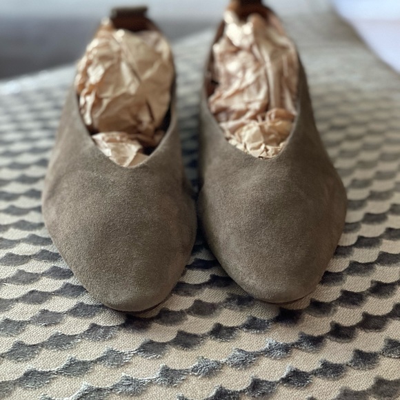 H&M taupe suede flats - Picture 8 of 10
